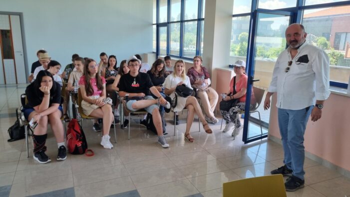 Erasmus Plus, concluso il progetto di educazione ambientale per 21 studenti della Romania